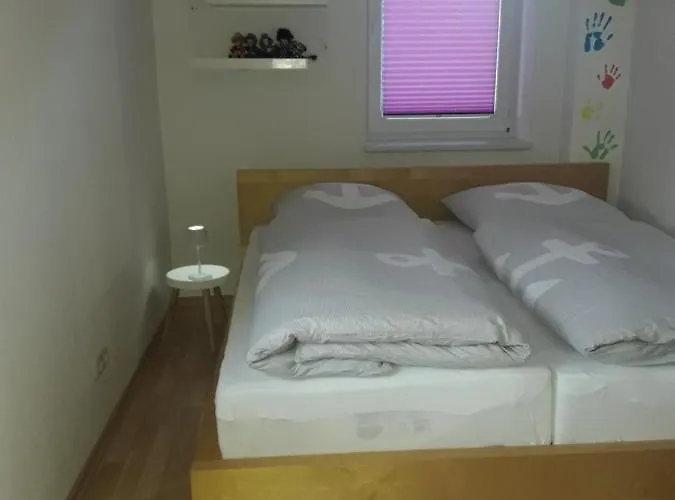 Zur Alten Schule Appartement *